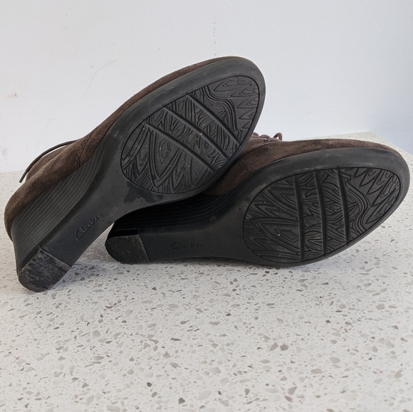 Clarks suede booties - Picture 5 of 9